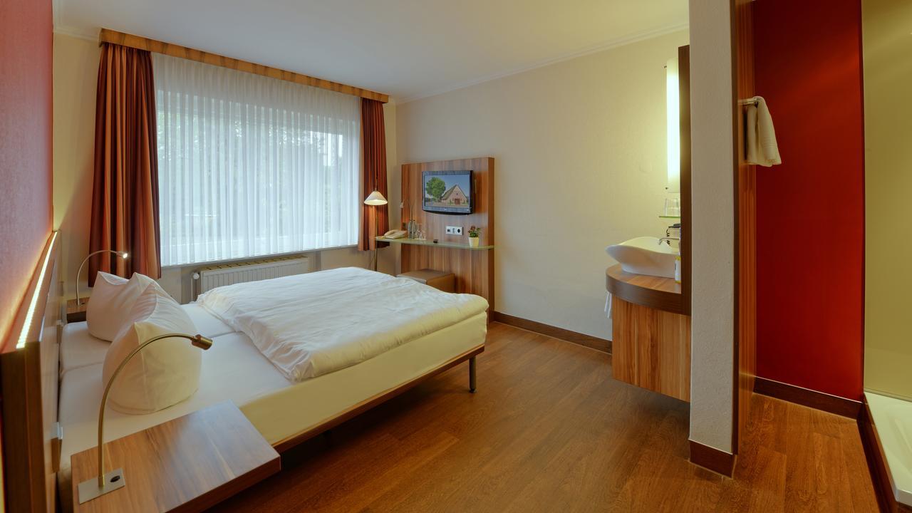 Landhotel Zur Eiche Buxtehude Exteriör bild